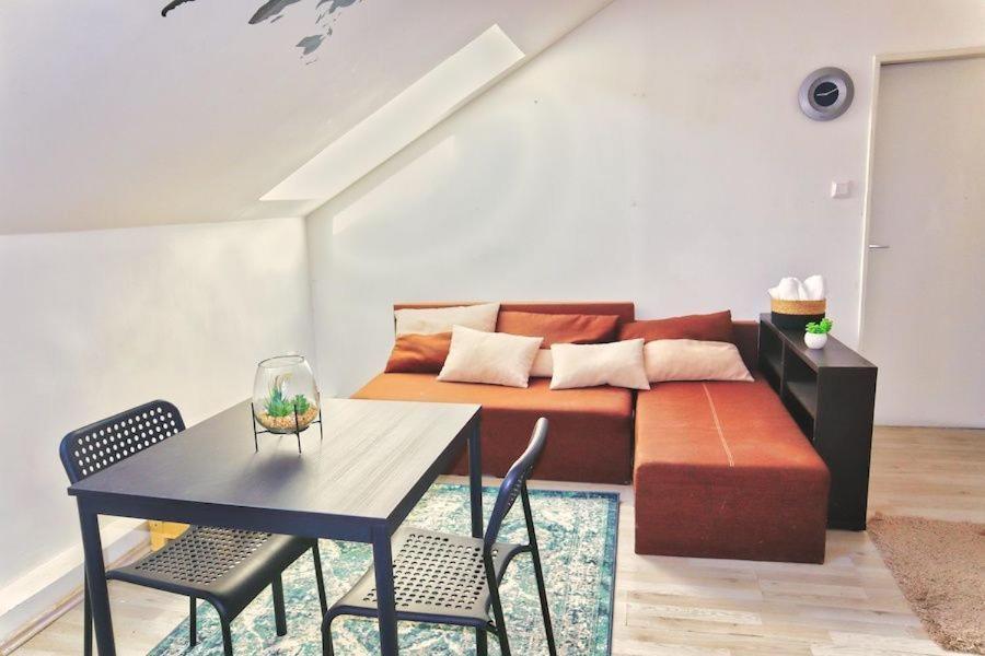 A Private Room In City Center In Bratislava Exterior photo