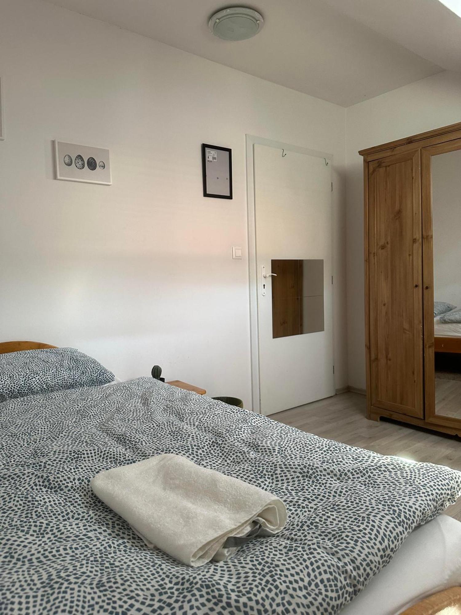 A Private Room In City Center In Bratislava Exterior photo